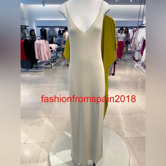 Zara Cream Sleeveless V-Neck Gown - Picture 2 of 3